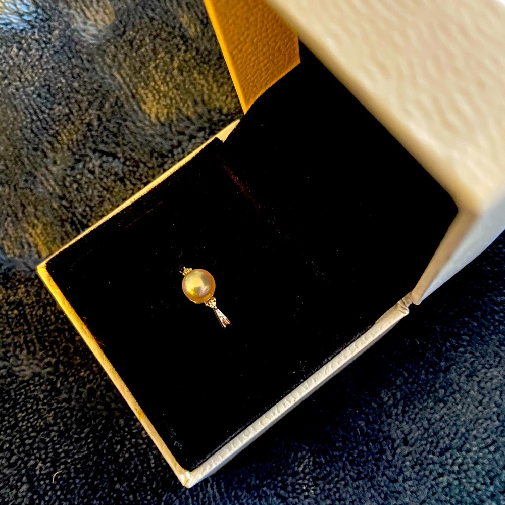 New sterling silver ring with a pearl